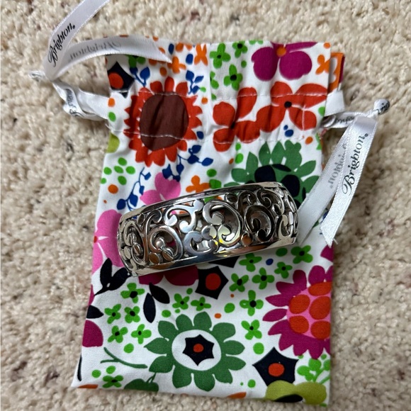 Brighton hinged bangle - Picture 2 of 3